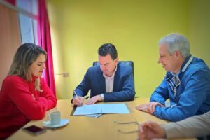 e04e0b61-2a07-4b87-ab72-16b4d351cd61