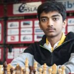 La nueva estrella india de 17 años que brilla en el mundo del ajedrez y superó las hazañas de Bobby Fischer, Kasparov y Carlsen